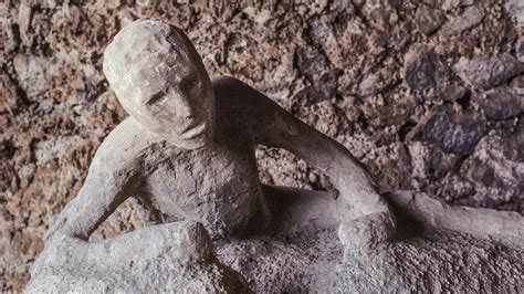 did anybody survive pompeii|How the Survivors of Pompeii Escaped Mount .